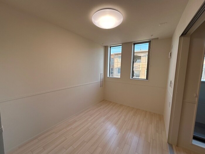 物件内観写真3　(居室)