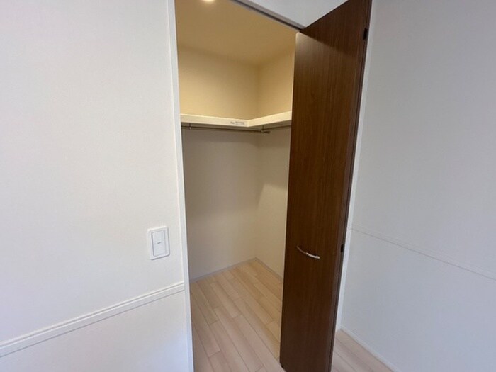 物件内観写真4　(収納)