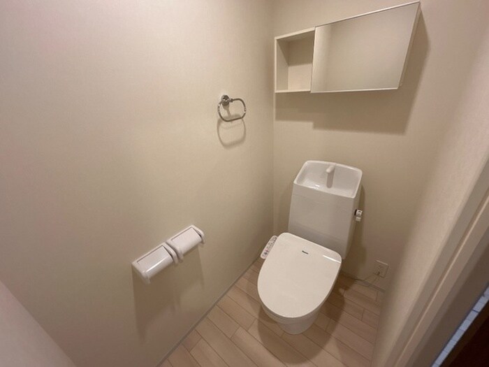 物件内観写真4　(トイレ)