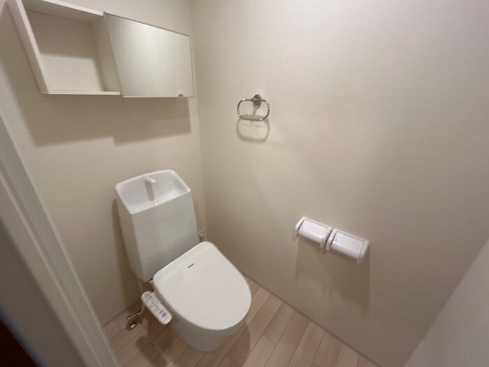 物件内観写真5　(トイレ)