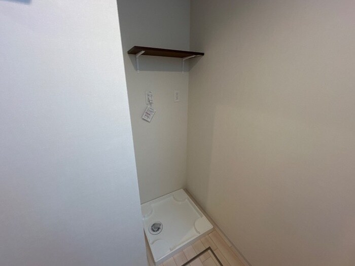 物件内観写真6　(洗濯機置場)