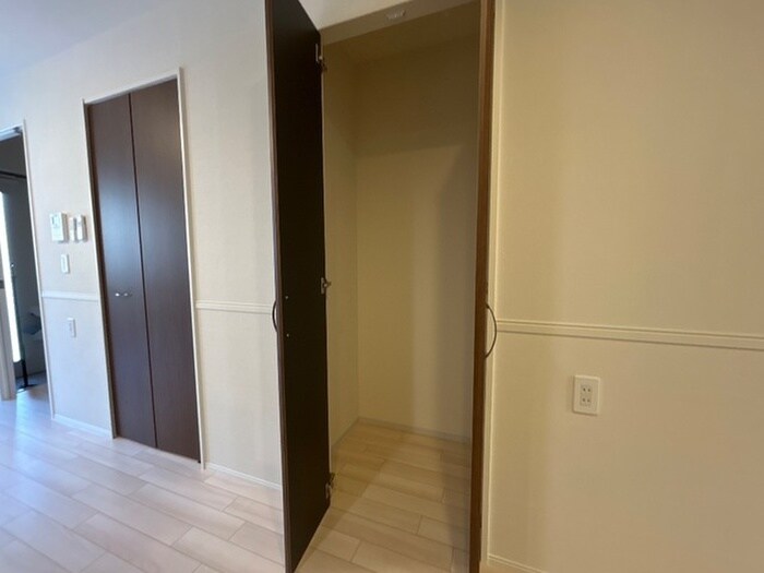 物件内観写真10　(収納)