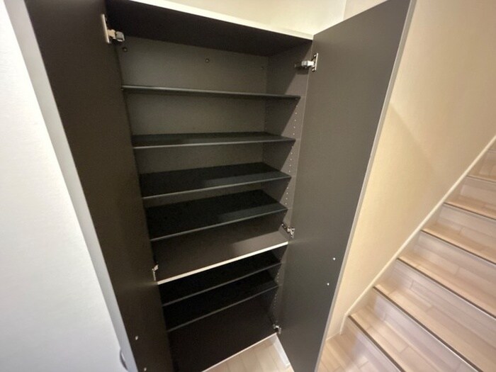 物件内観写真10　(靴箱)