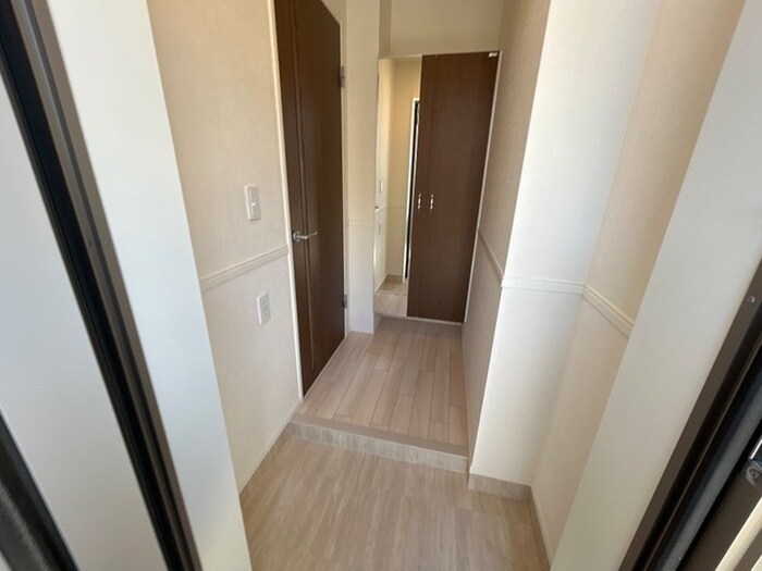 物件内観写真12　(玄関)