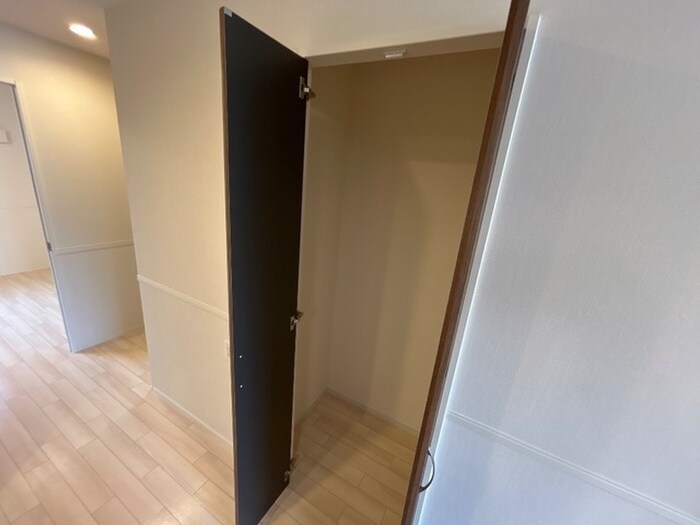 物件内観写真13　(収納)