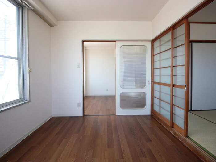 物件内観写真4　(居室)