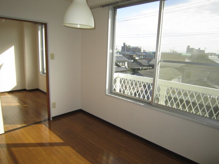 物件内観写真4　(居室)