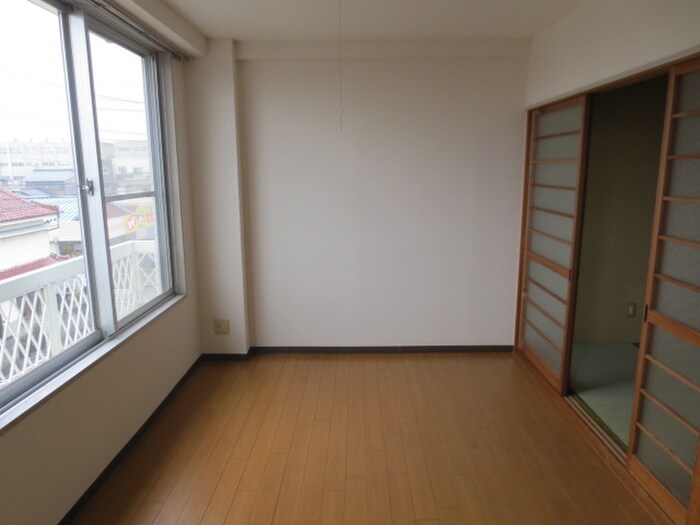 物件内観写真4　(居室)