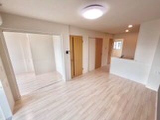 物件内観写真3　(居室)