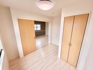 物件内観写真4　(居室)