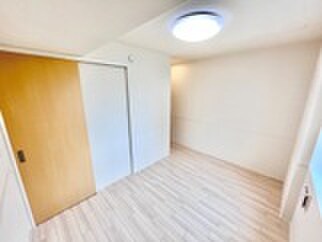 物件内観写真5　(居室)