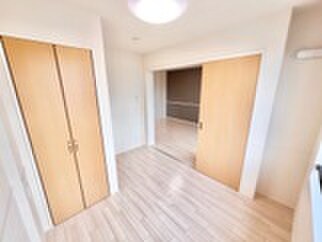 物件内観写真5　(居室)