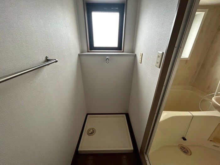 物件内観写真19　(洗濯機置場)