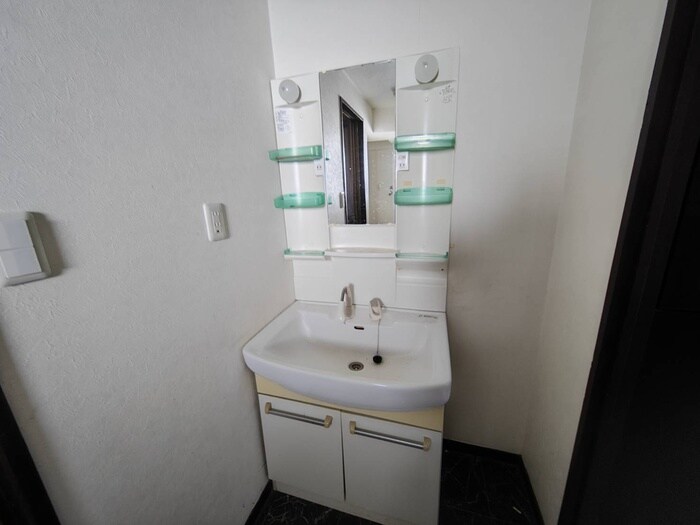物件内観写真12　(洗面)