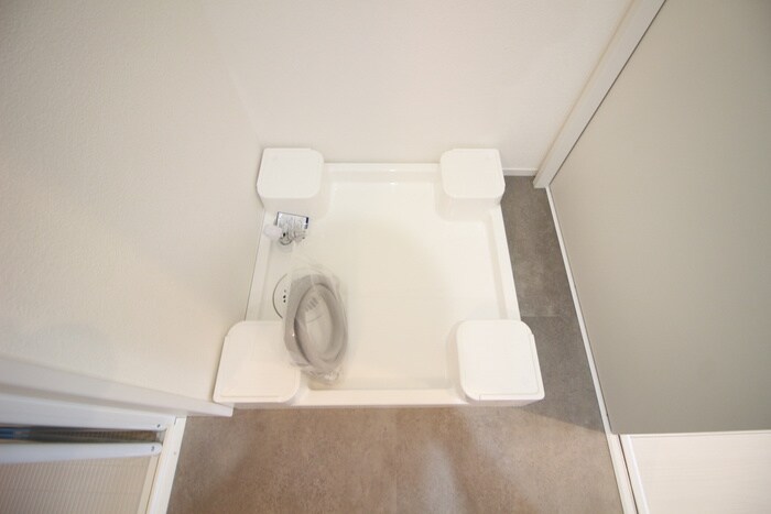 物件内観写真13　(洗濯機置場)