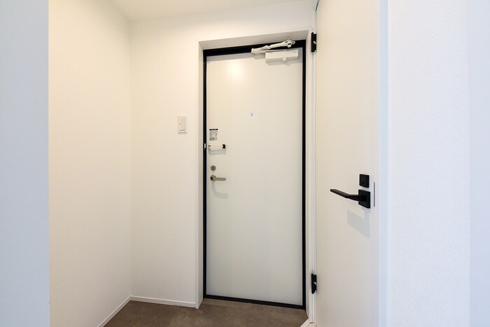 物件内観写真15　(玄関)