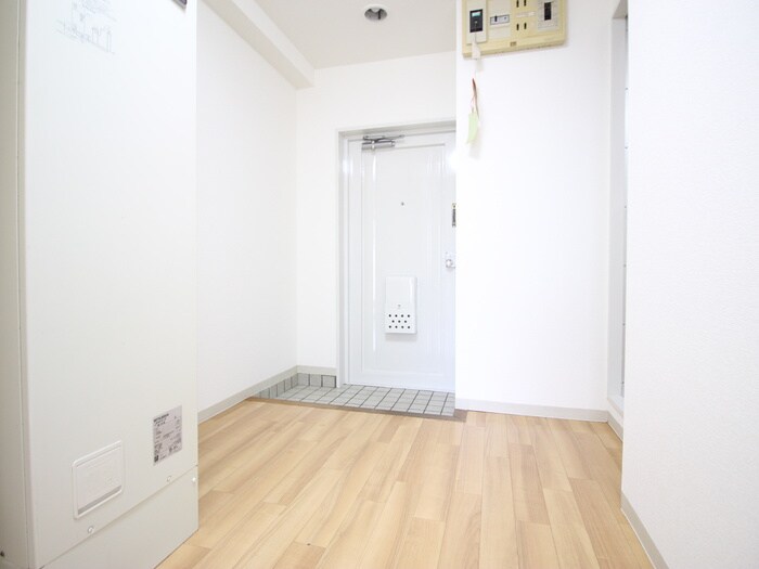 物件内観写真15　(玄関)