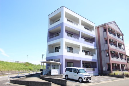 ホワイトマンション外観写真