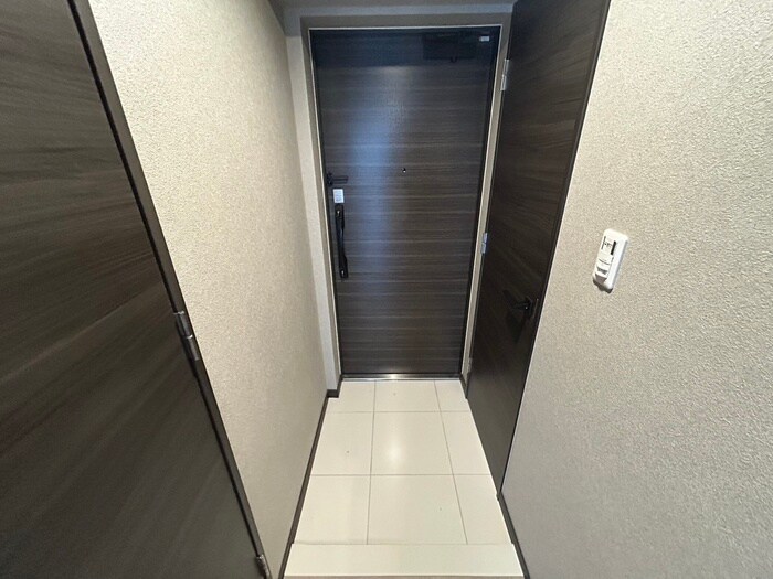 物件内観写真16　(玄関)