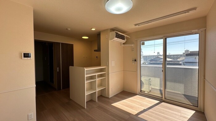 物件内観写真4　(居室)