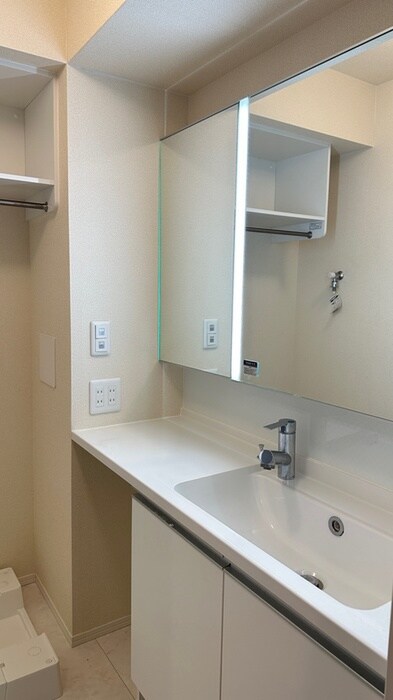 物件内観写真8　(洗面)