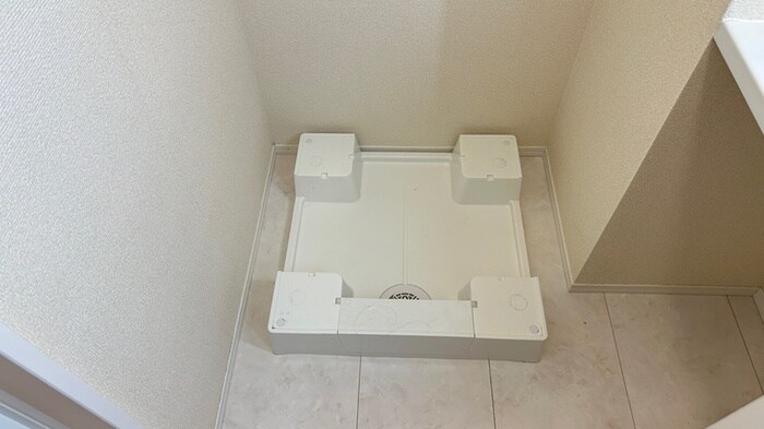 物件内観写真10　(洗濯機置場)