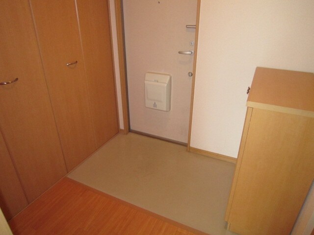 物件内観写真14　(玄関)