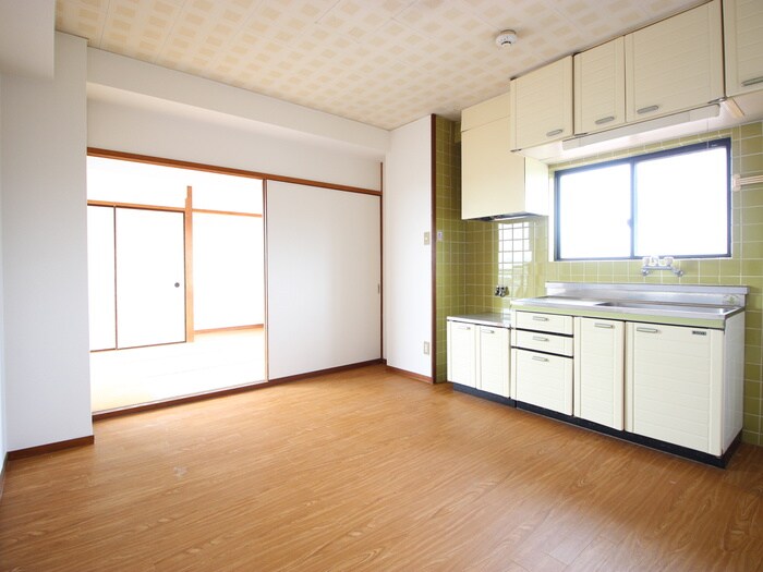 物件内観写真3　(居室)