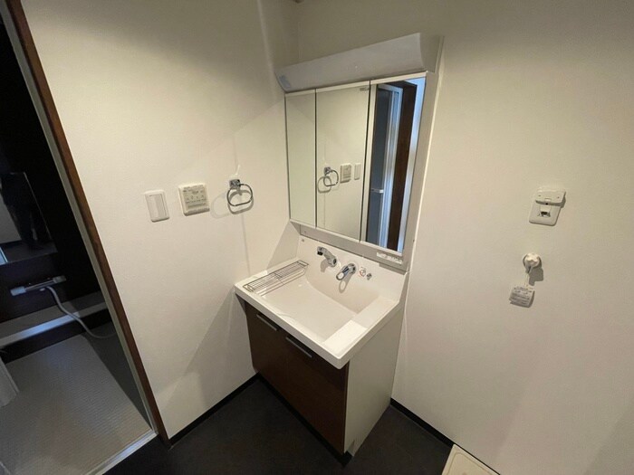 物件内観写真11　(洗面)
