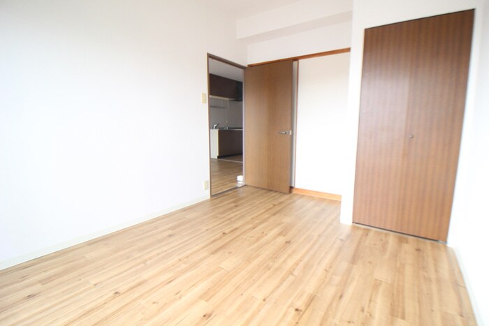 物件内観写真8　(居室)