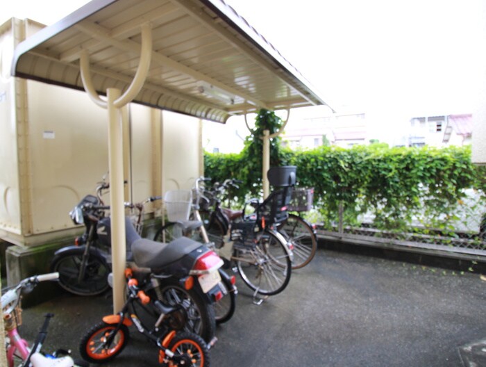 物件外観写真4　(駐輪場)