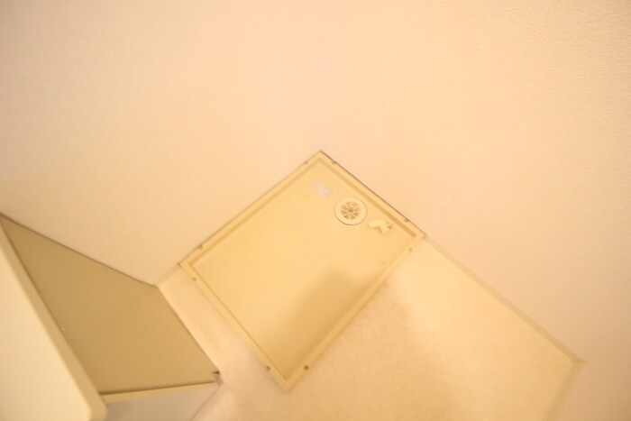 物件内観写真15　(洗濯機置場)