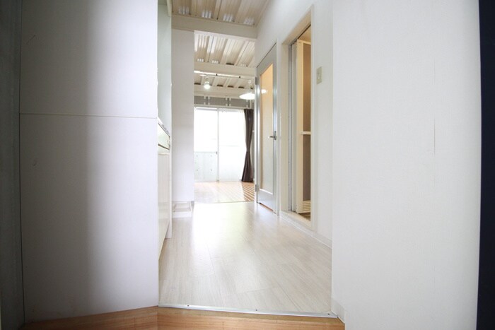 物件内観写真13　(廊下)