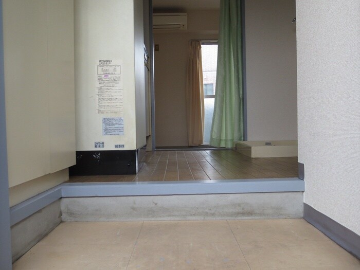 物件内観写真11　(玄関)