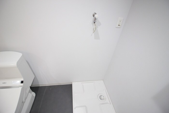物件内観写真12　(洗濯機置場)