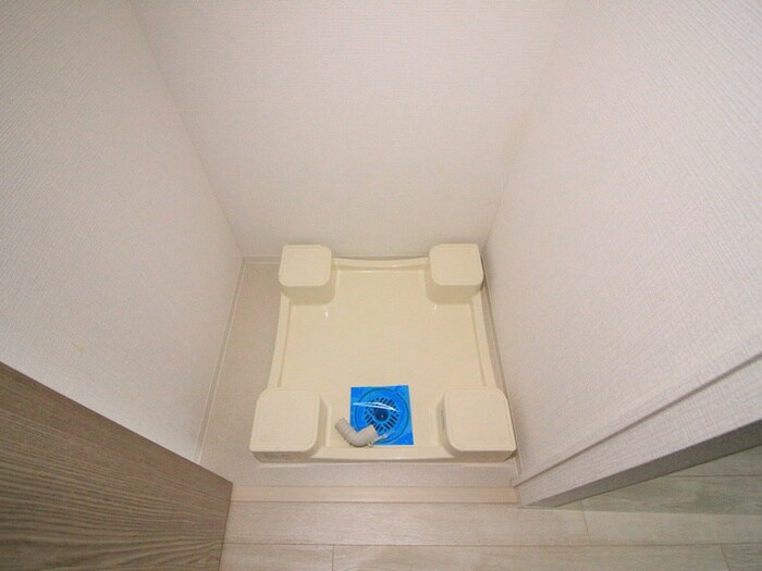 物件内観写真12　(洗濯機置場)