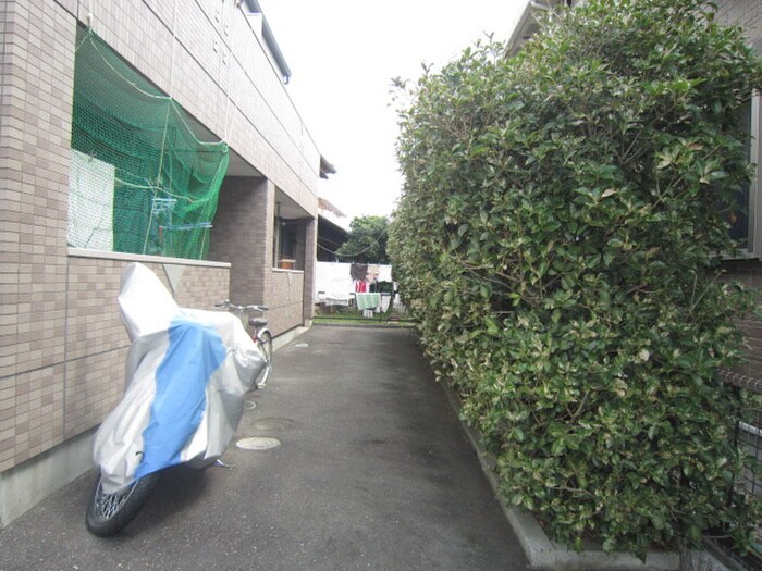 物件外観写真3　(エントランス部分)