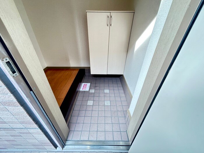 物件内観写真14　(玄関)