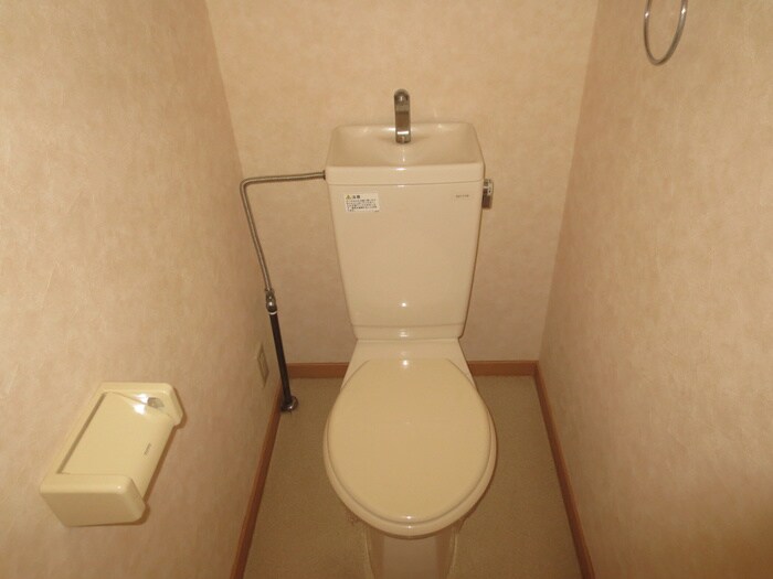 物件内観写真8　(トイレ)