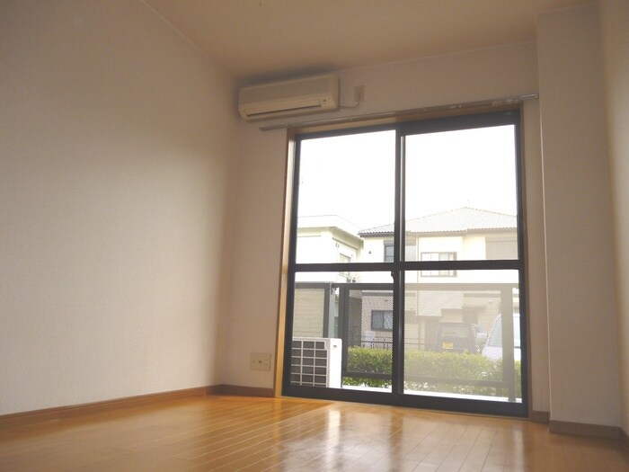 物件内観写真4　(居室)