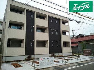 ファミール中出外観写真