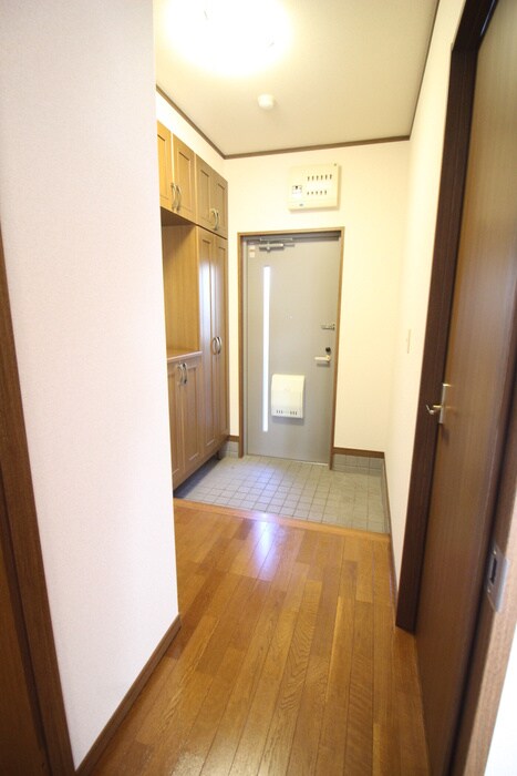 物件内観写真17　(廊下)