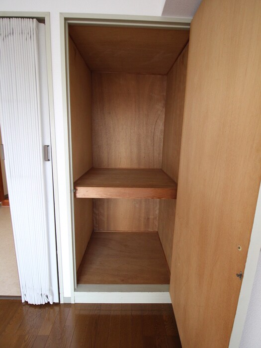 物件内観写真12　(収納)