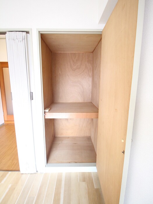 物件内観写真18　(収納)