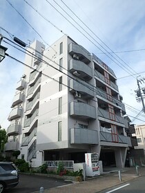 ｱｷｭﾗﾊﾟ-ｸｻｲﾄﾞ須賀町(305)の外観写真