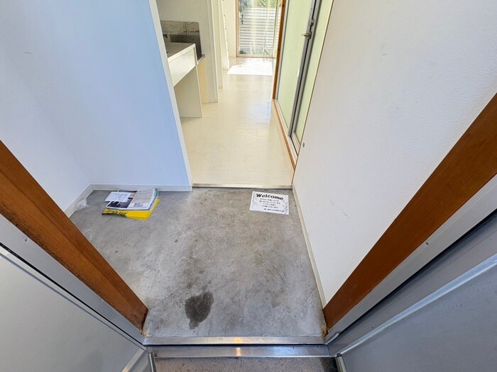 物件内観写真17　(玄関)