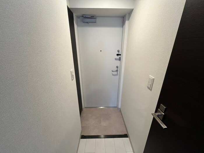 物件内観写真17　(玄関)