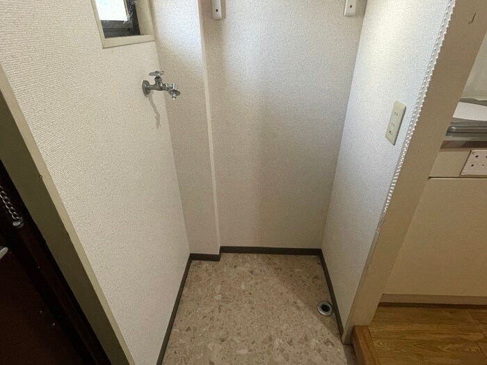 物件内観写真13　(洗濯機置場)