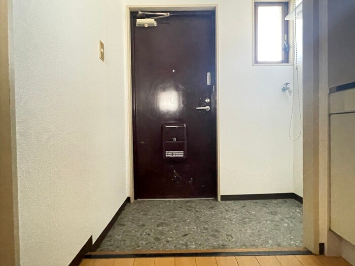 物件内観写真19　(玄関)