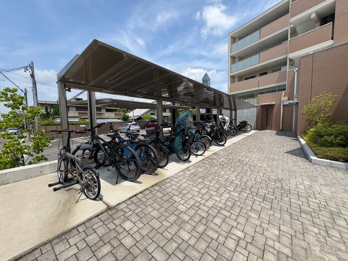 物件外観写真3　(駐輪場)